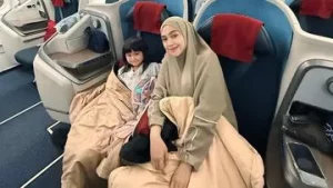Momen Ria Ricis Ajak Moana Umrah di Bulan Ramadhan, Intip 7 Potret Kebersamaannya