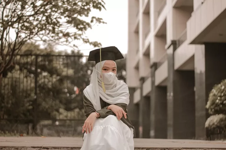 Jenjang Pendidikan S1: Pengertian, Syarat, dan Prospeknya di Dunia Kerja